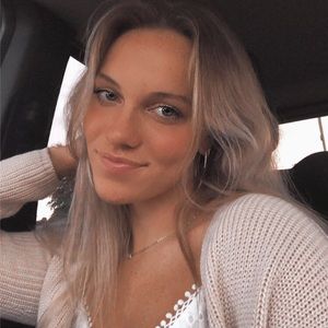 Meet your Posher, Lydia